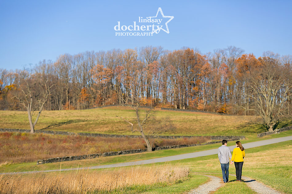 walking-pictures-engagement-session-in-Brandywine-Park-in-Delaware